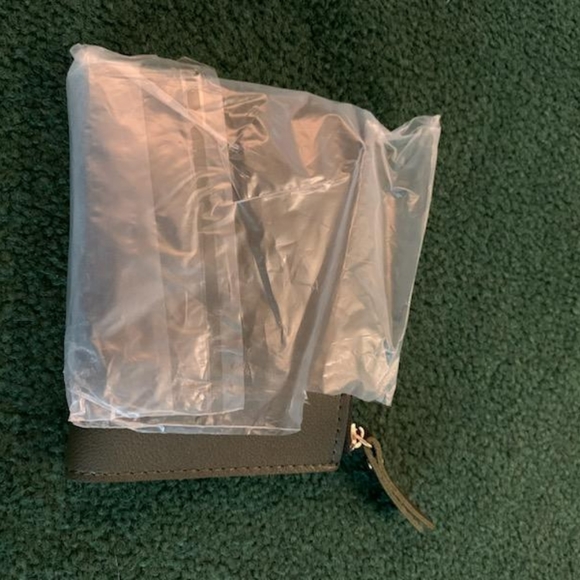 Embroidered Flower Wallet - Picture 12 of 12